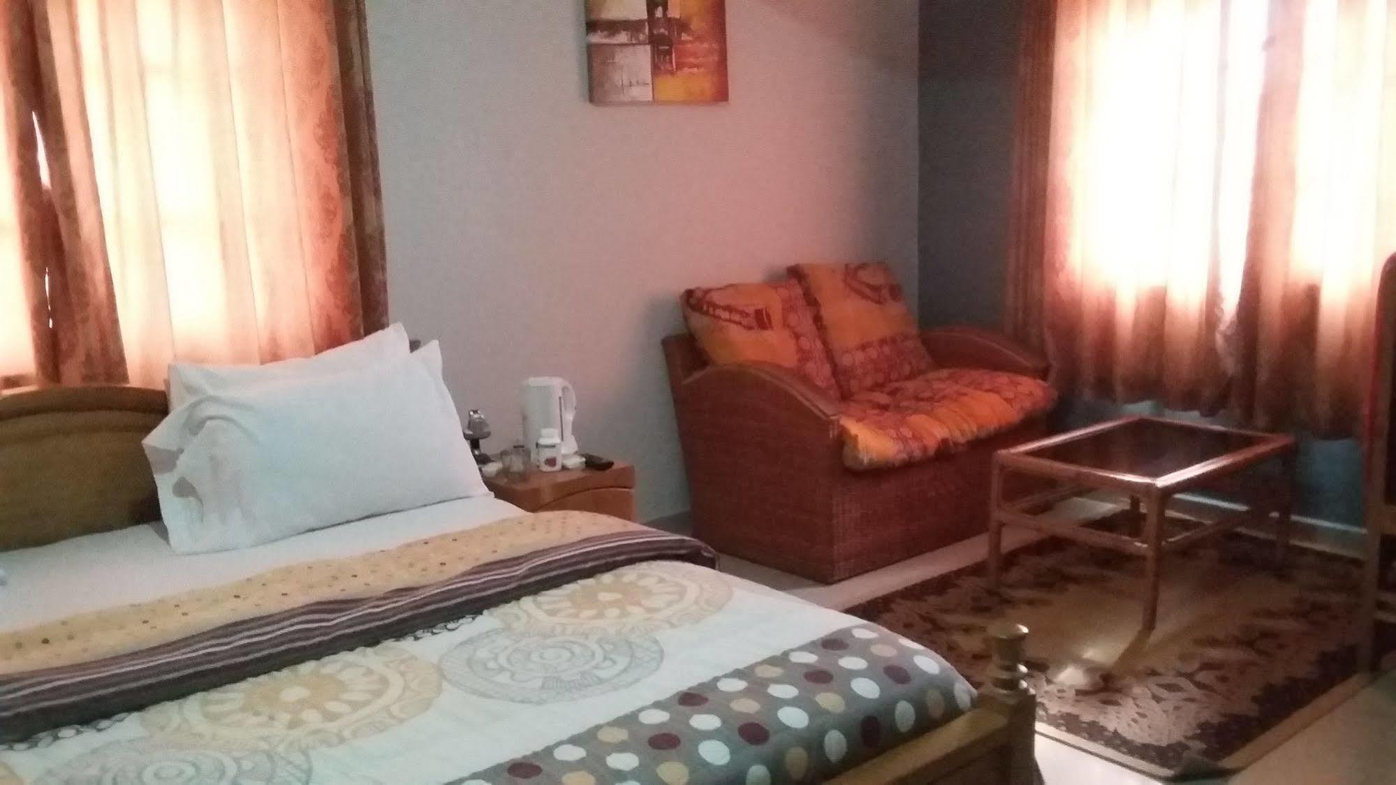Bella Luxury Hotel Акра Екстериор снимка